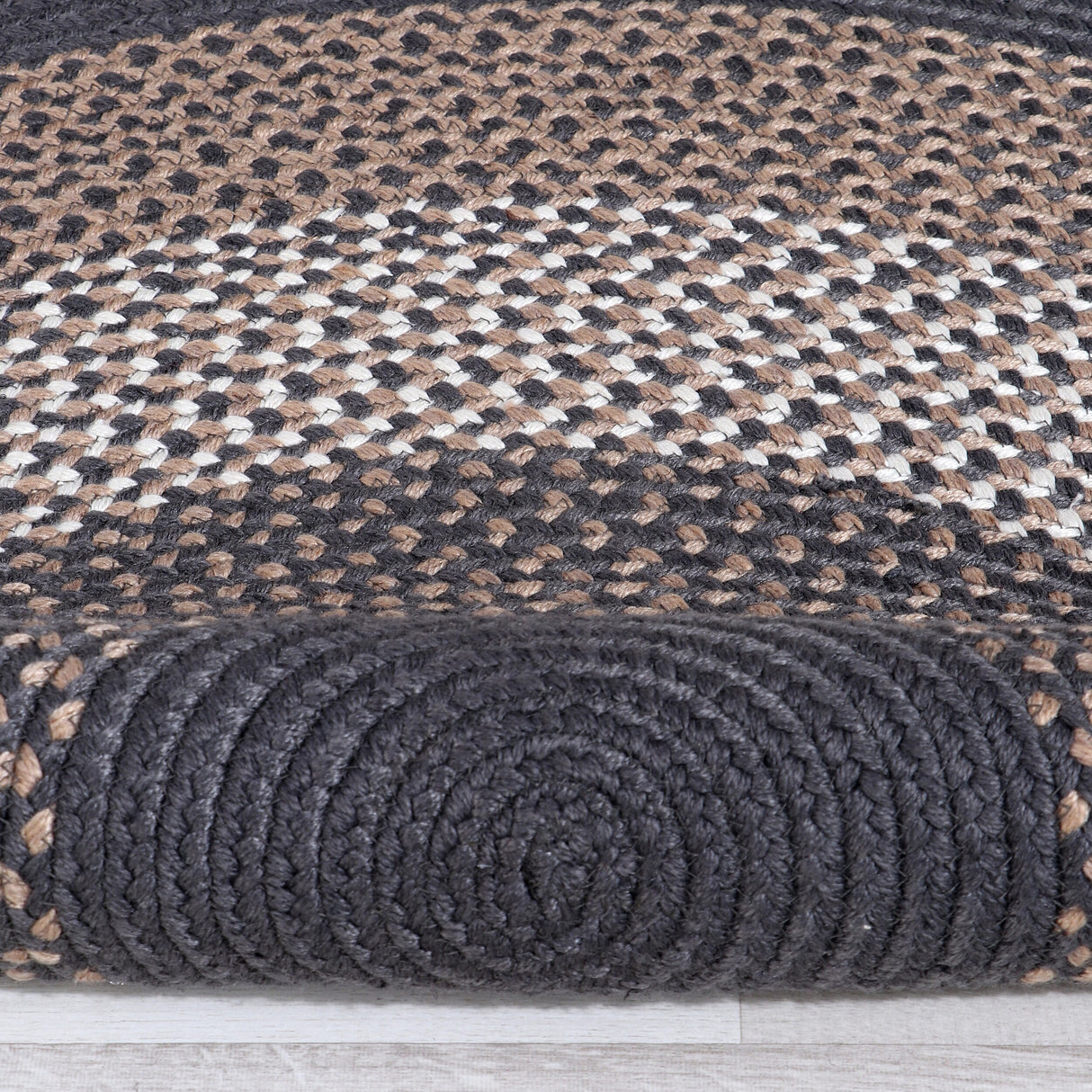 Bradford Indoor Outdoor Reversible Braided Rug