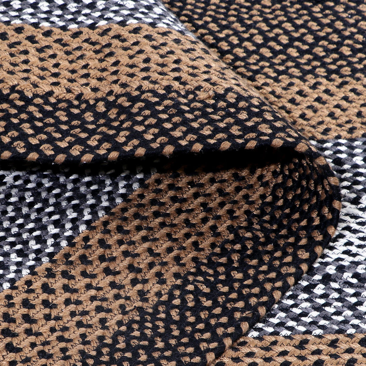 Bradford Indoor Outdoor Reversible Braided Rug