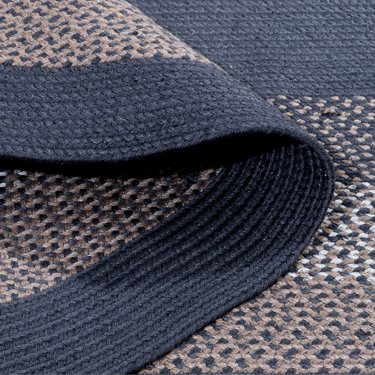 Bradford Indoor Outdoor Reversible Braided Rug