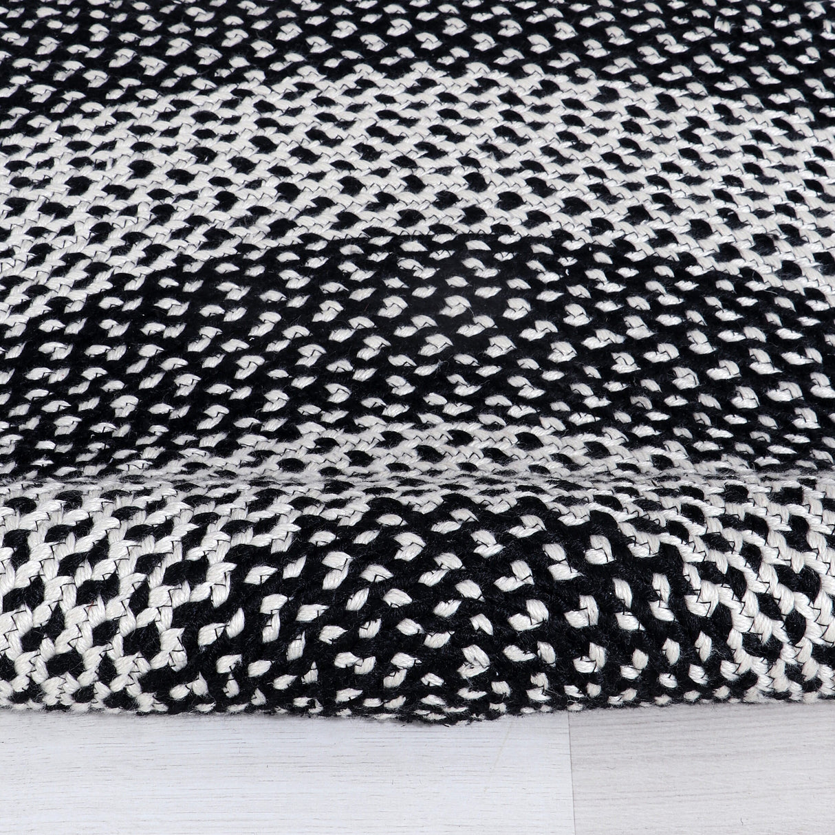 Bradford Indoor Outdoor Reversible Braided Rug