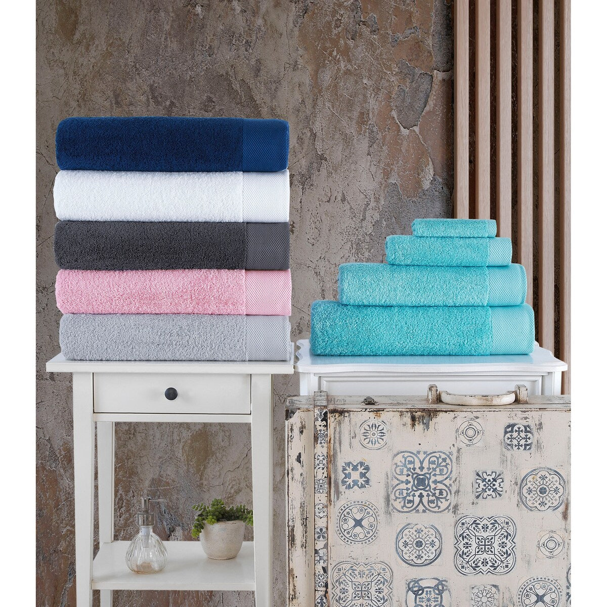 Brooks Brothers Solid Signature Hand Towel