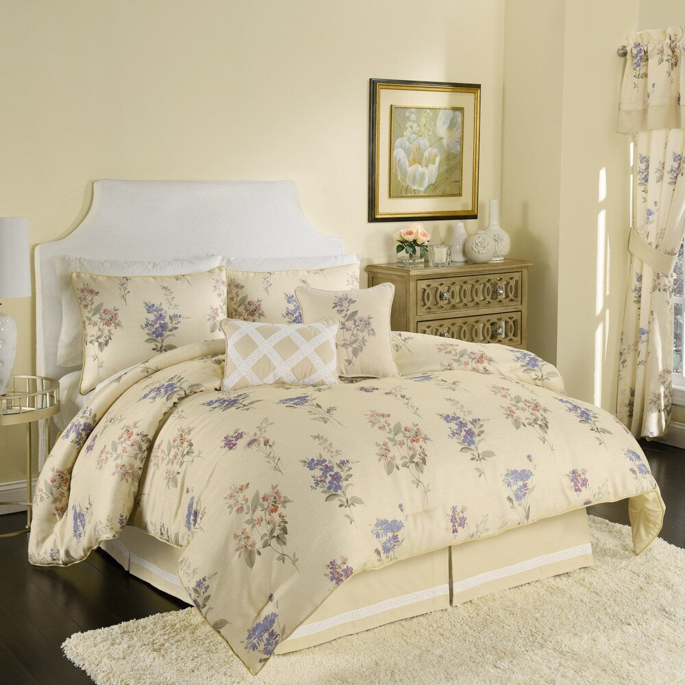 Croscill Chapel Hill The Forget Me Not Comforter 4-piece Set