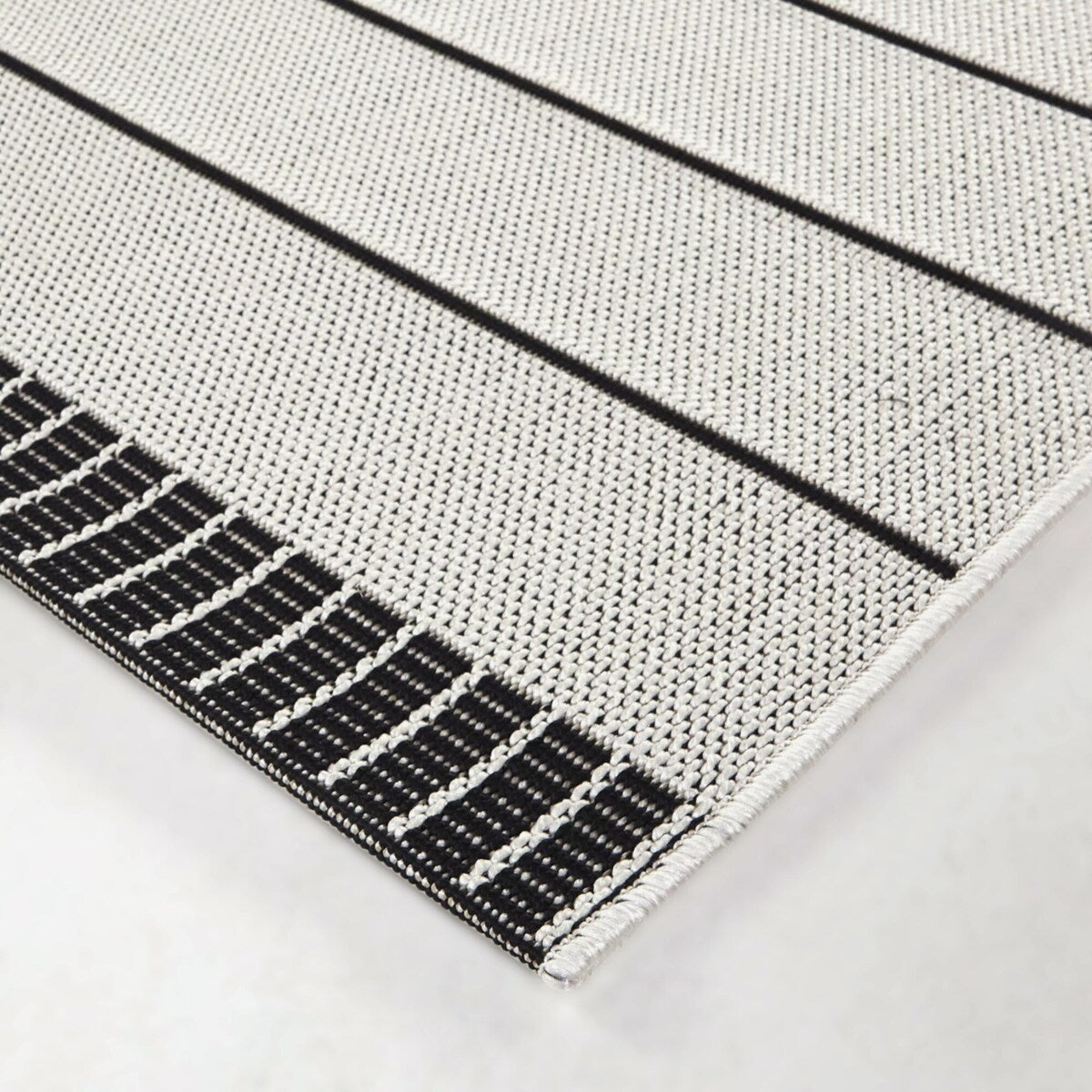 Campert Striped Patio Indoor/Outdoor Area Rug