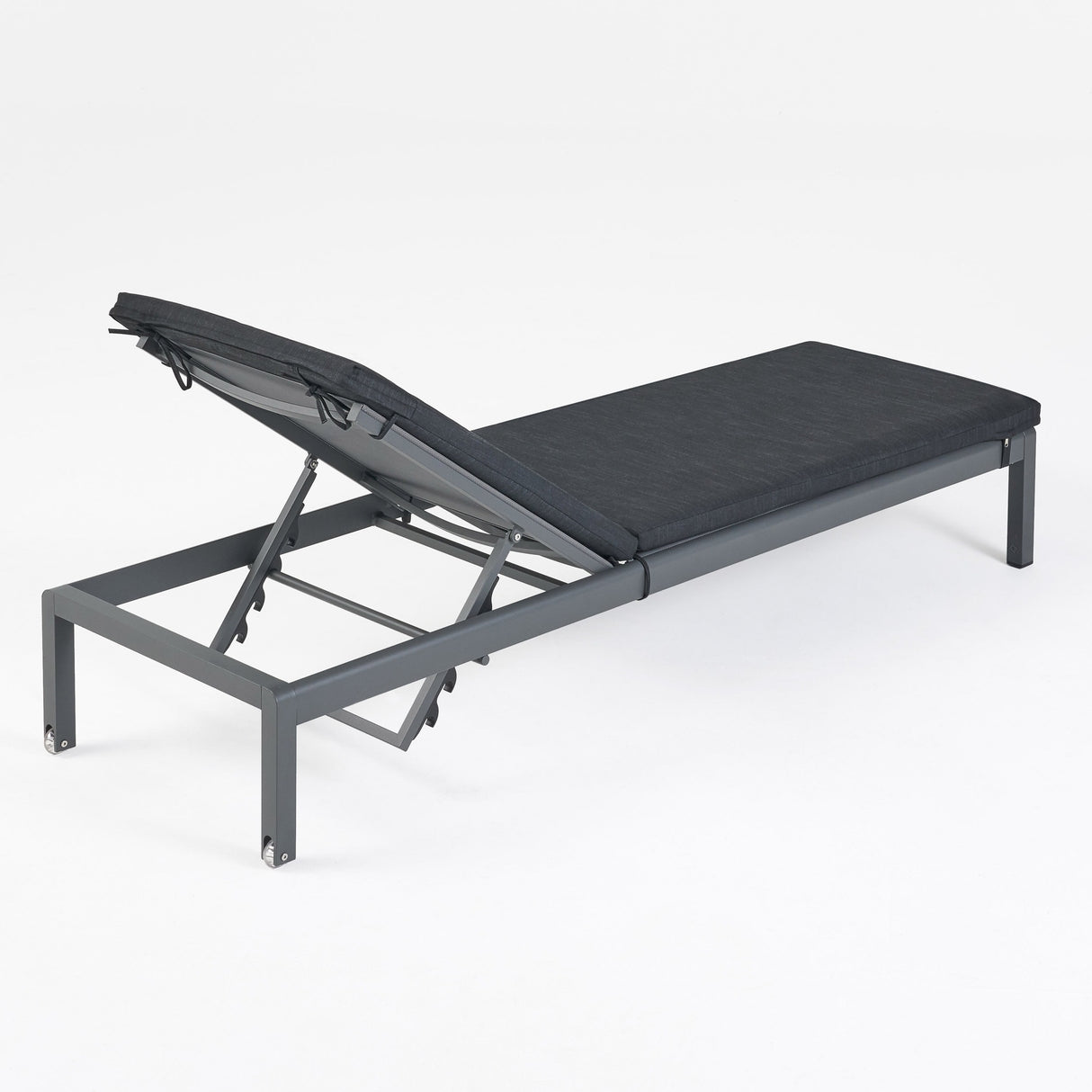 Cape Coral Outdoor Mesh and Aluminum Chaise Lounge with Cushion by Christopher Knight Home