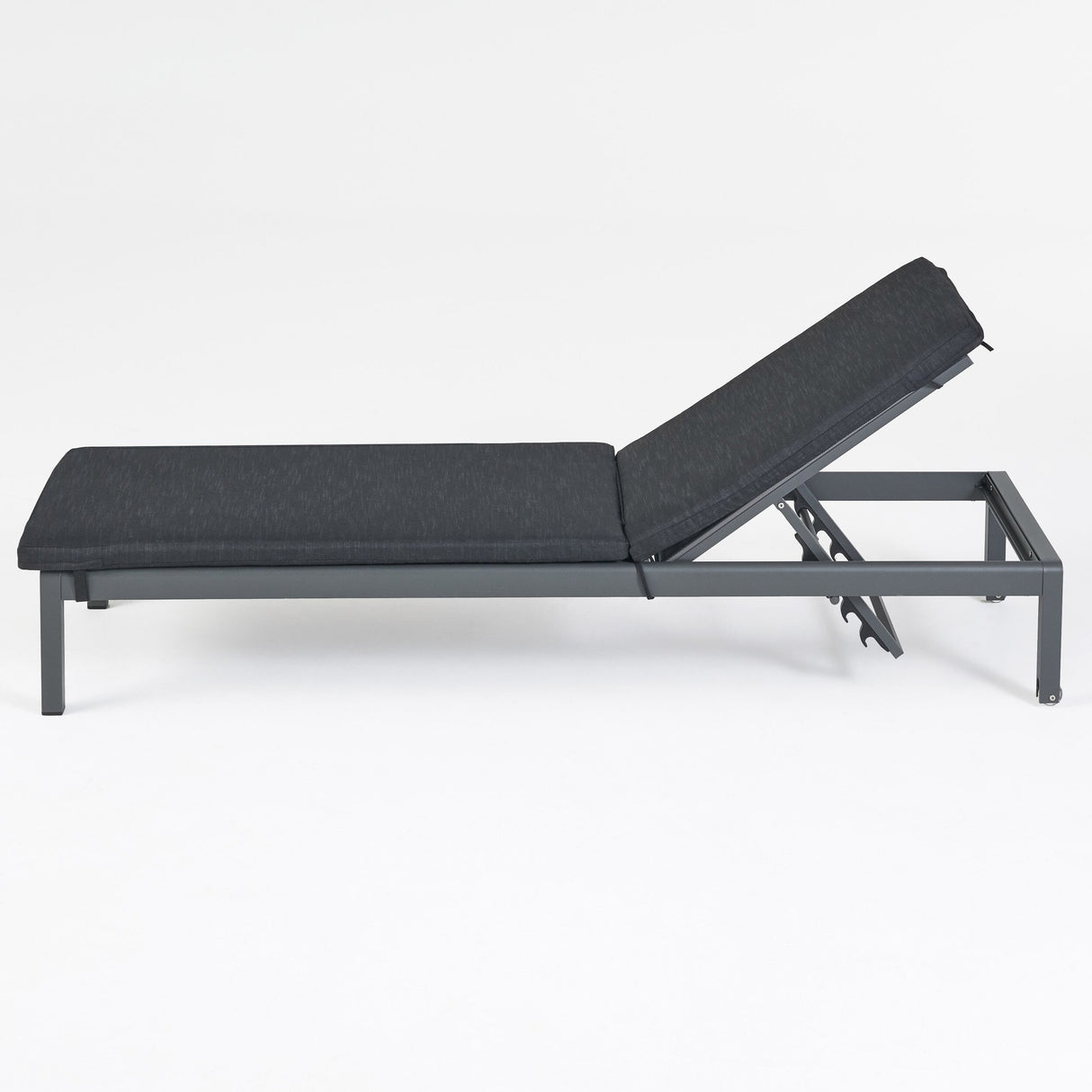 Cape Coral Outdoor Mesh and Aluminum Chaise Lounge with Cushion by Christopher Knight Home
