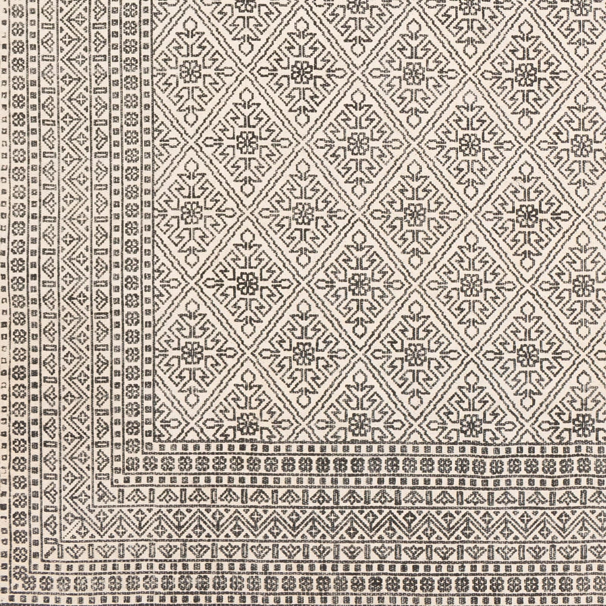 Livabliss Carnoustie Handmade Boho Border Cotton Area Rug