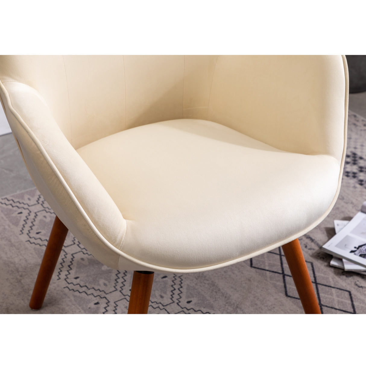 Carson Carrington Arvika Button-tufted High-back Velvet Accent Chair