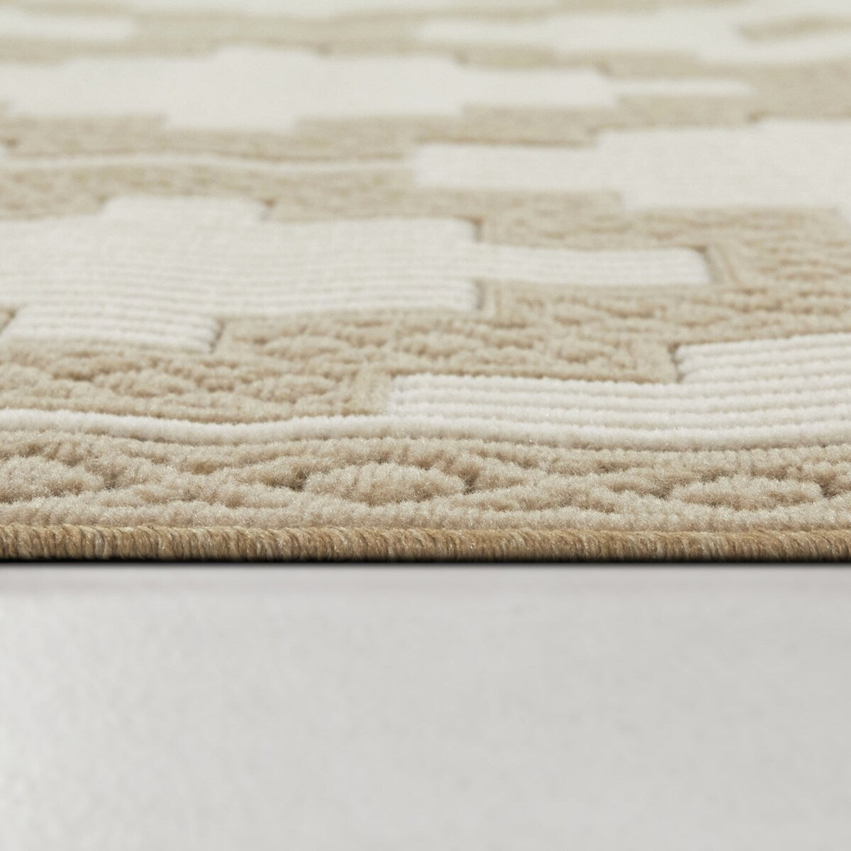 Cernuda Southwestern Diamond Area Rug