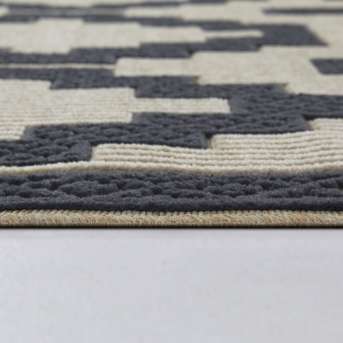 Cernuda Southwestern Diamond Area Rug