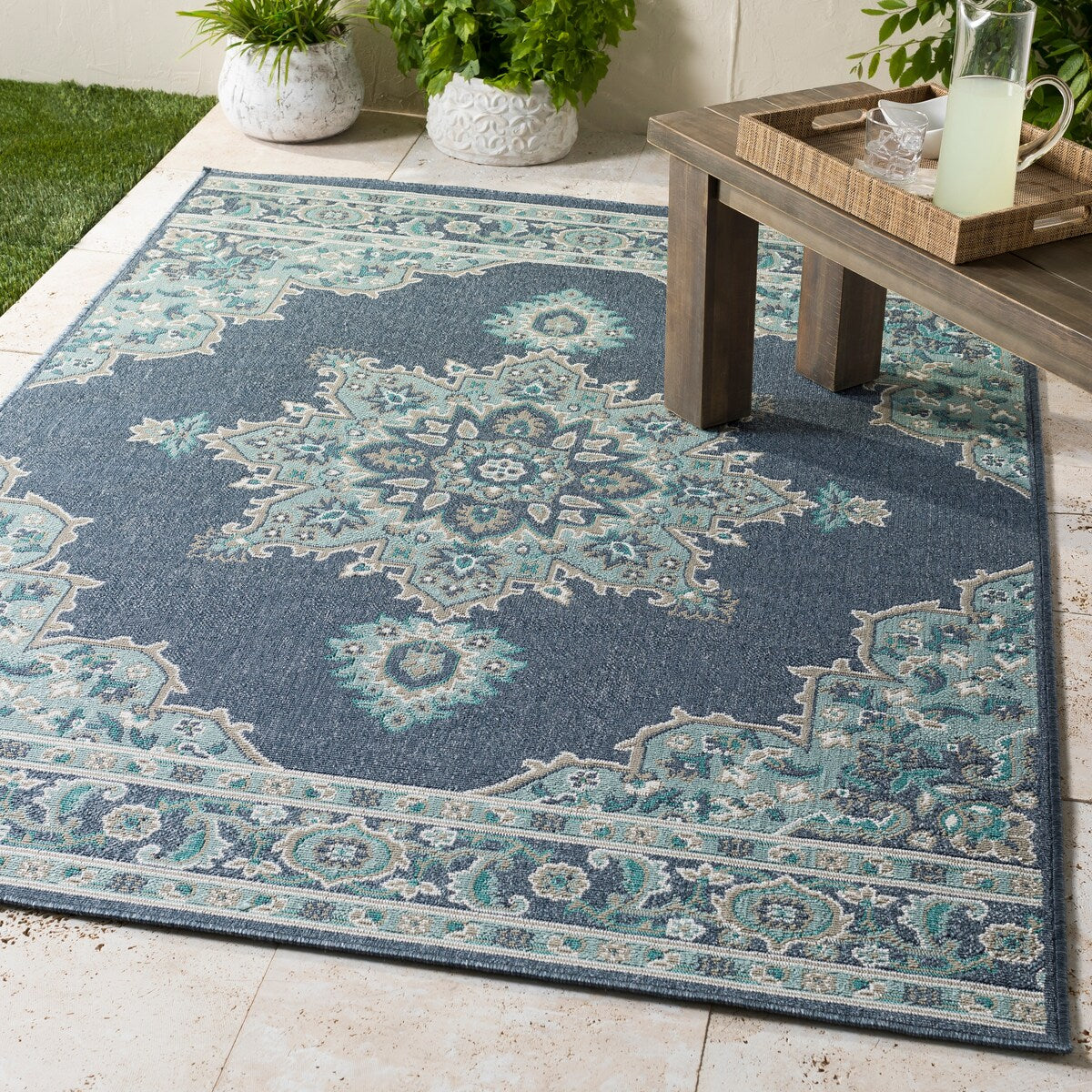 Cesare Medallion Indoor/ Outdoor Area Rug - 7'3" Round - 7'3" Round