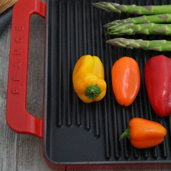 Chasseur 14-inch Red Rectangular French Enameled Cast Iron Grill Pan with Handles