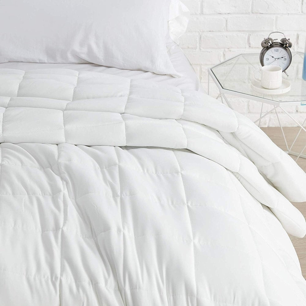 Chommie - The Oversized Weighted Comforter - White (Shams not included)