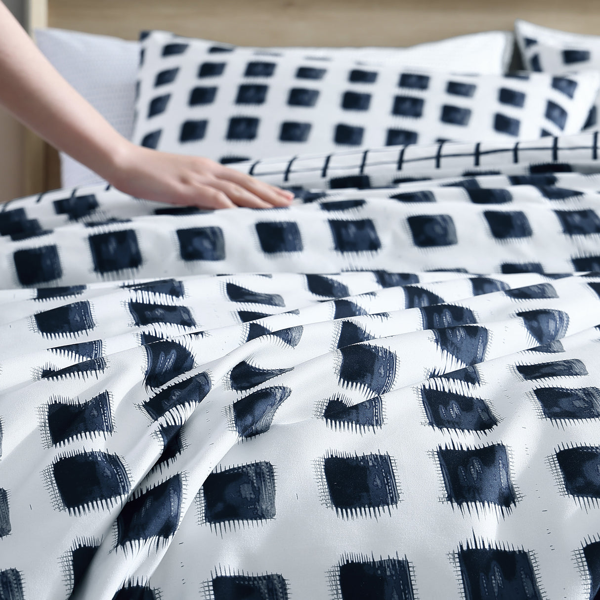 City Scene Urban Shibori Reversible Blue Duvet Cover Set
