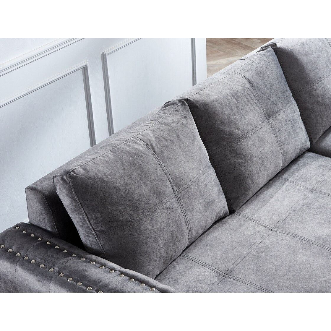 Classic Sectional sofa with pulled out bed