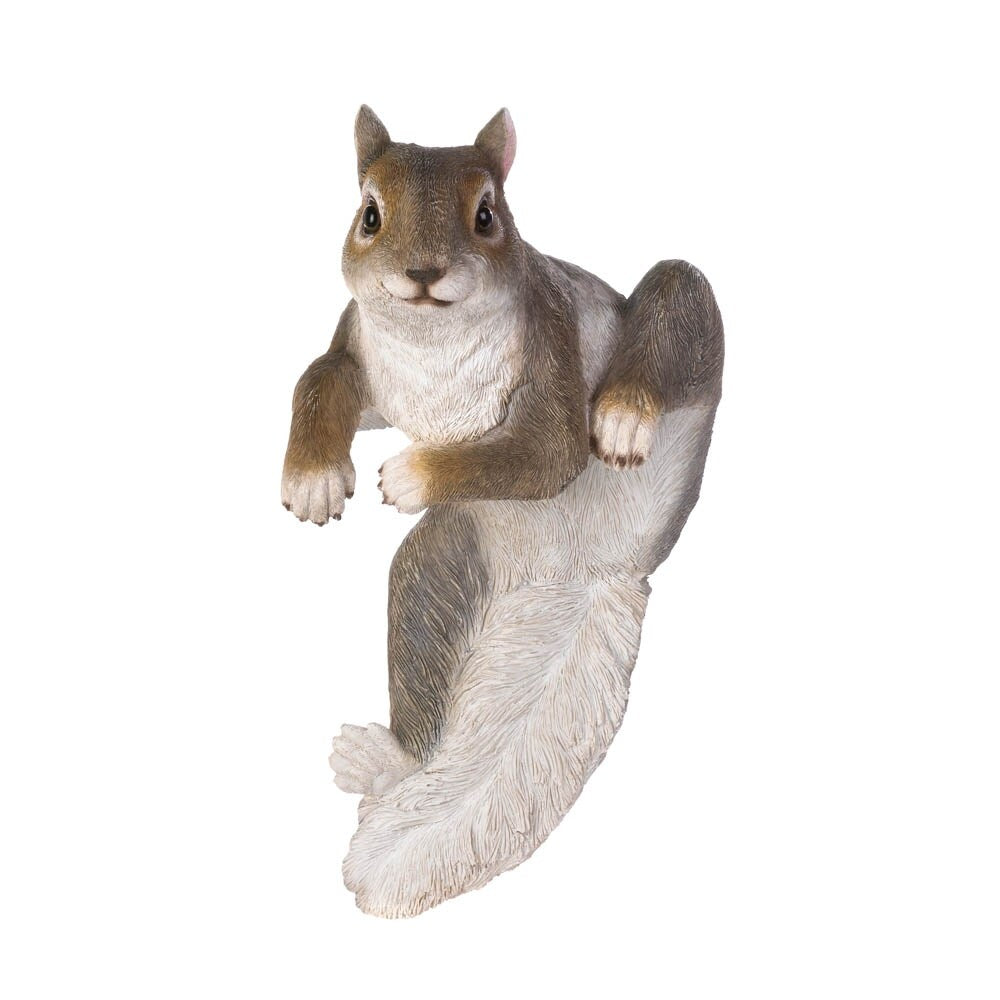 Climbing chip squirrel décor