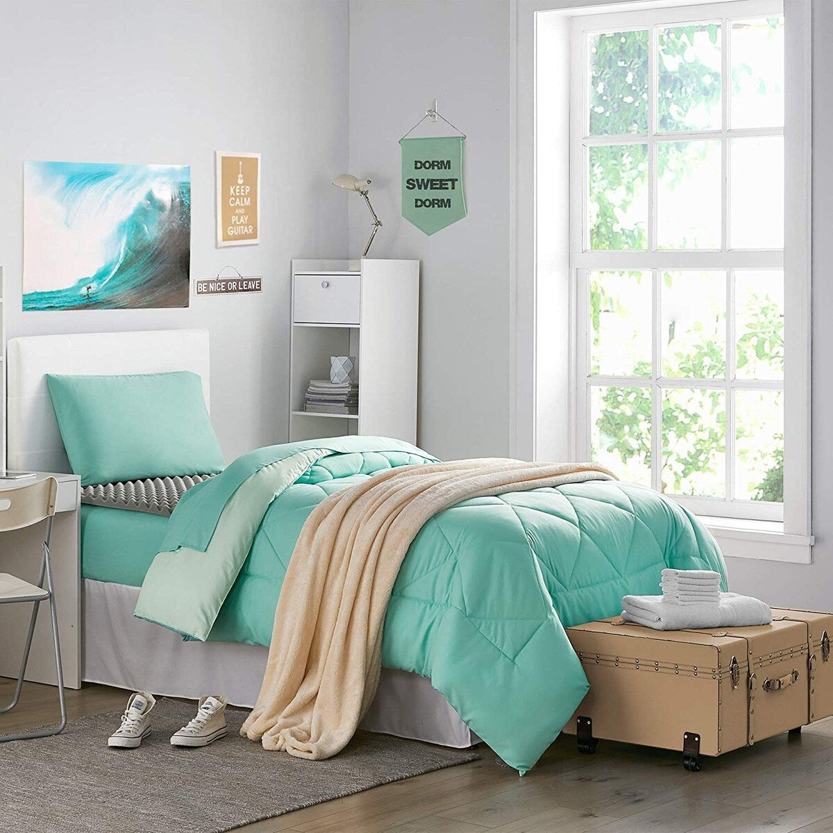 Porch & Den Biles Yucca/Hint of Mint Twin XL Dorm Room Bedding Set