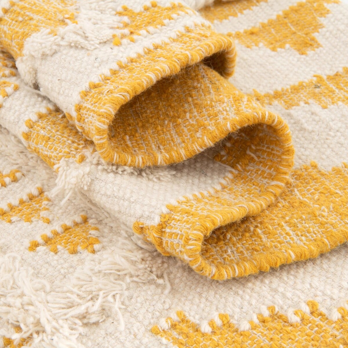 Contemporary Izhobert Collection Area Rug