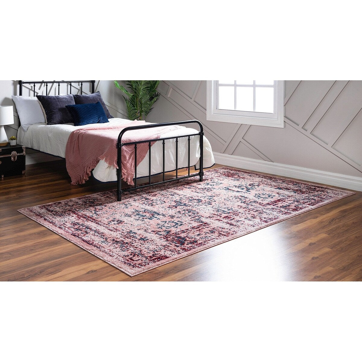 Contemporary Synnove Collection Area Rug