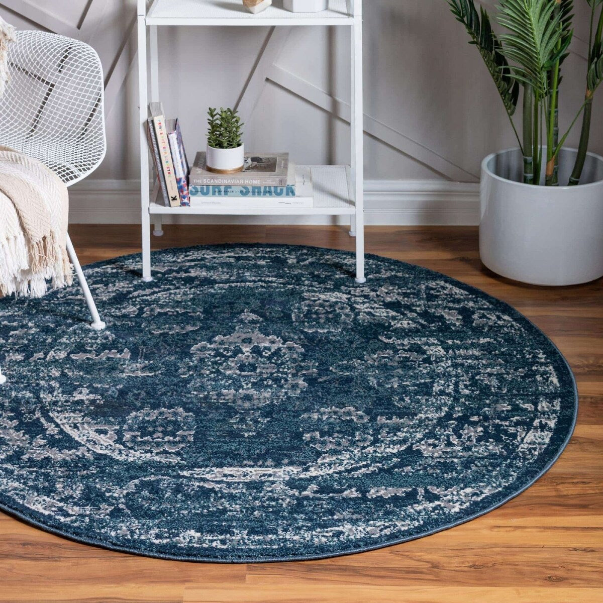 Contemporary Synnove Collection Area Rug