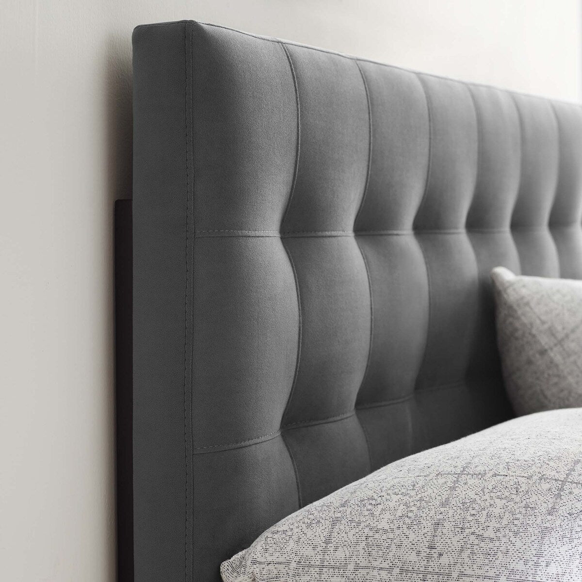 Copper Grove Worishofen Full-size Tufted Velvet Headboard