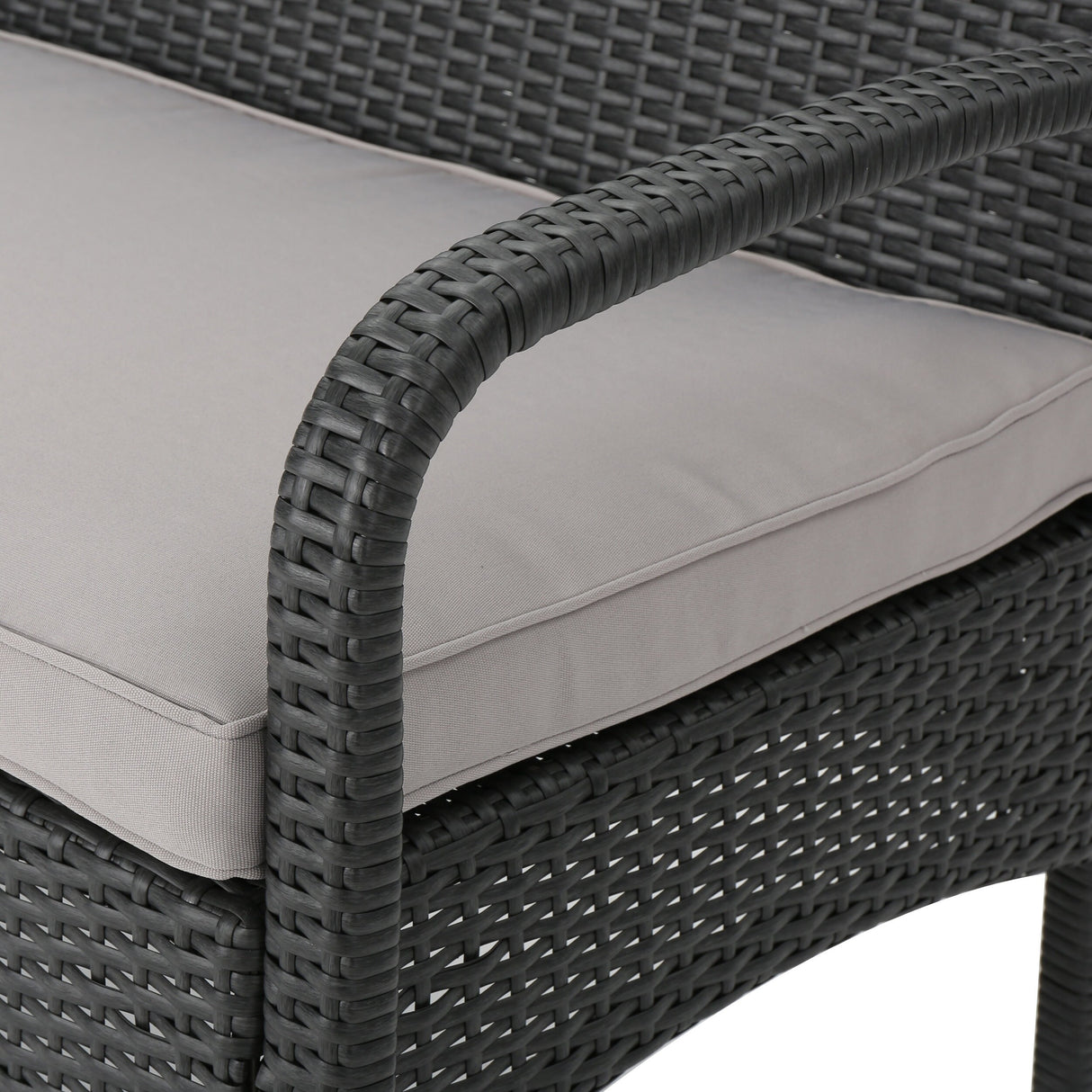 Cordoba Outdoor Wicker 4-piece Conversation Set with Cushions by Christopher Knight Home