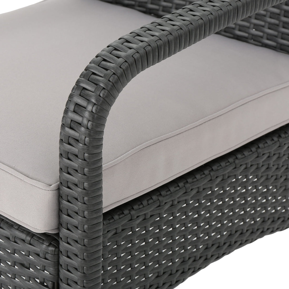 Cordoba Outdoor Wicker 4-piece Conversation Set with Cushions by Christopher Knight Home