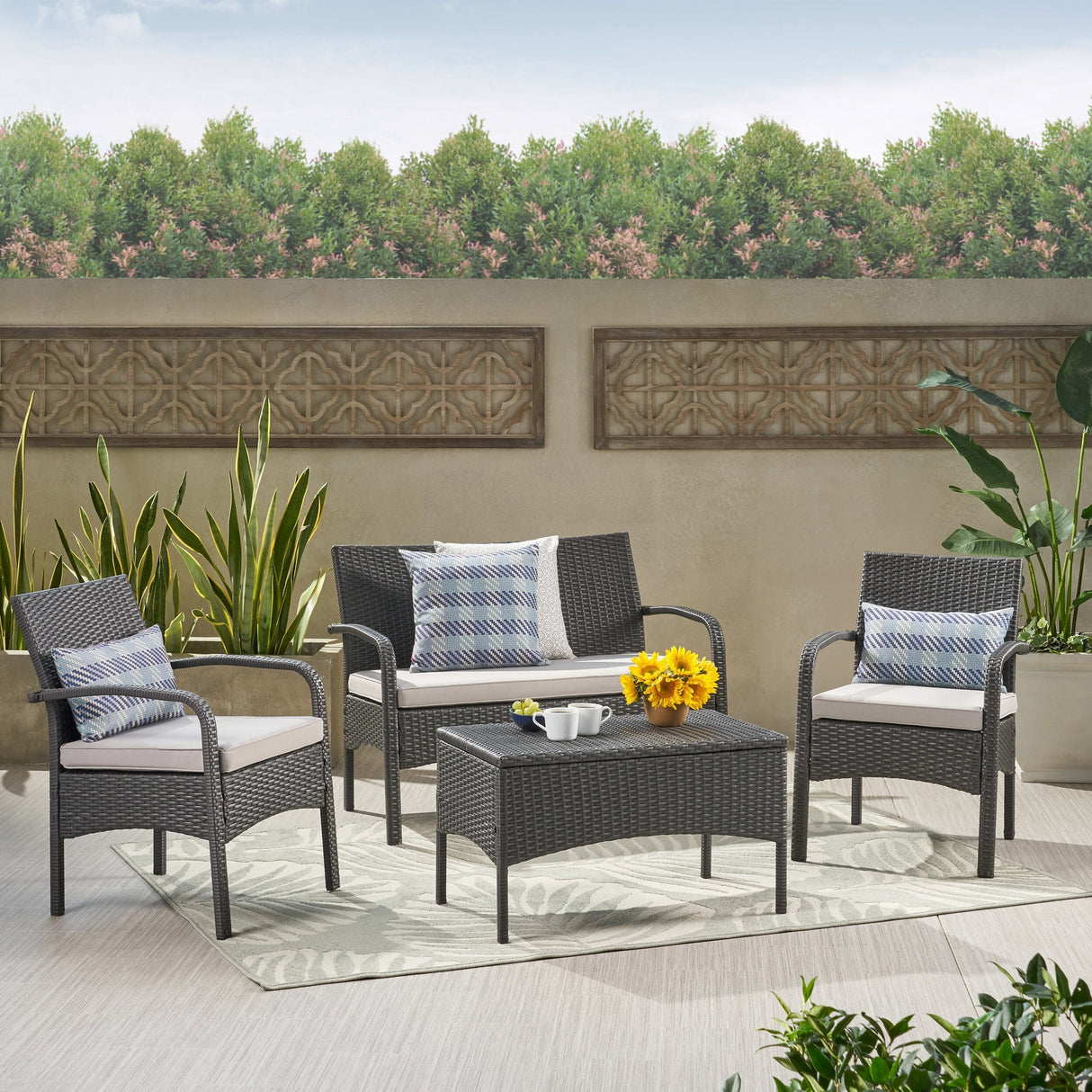 Cordoba Outdoor Wicker 4-piece Conversation Set with Cushions by Christopher Knight Home