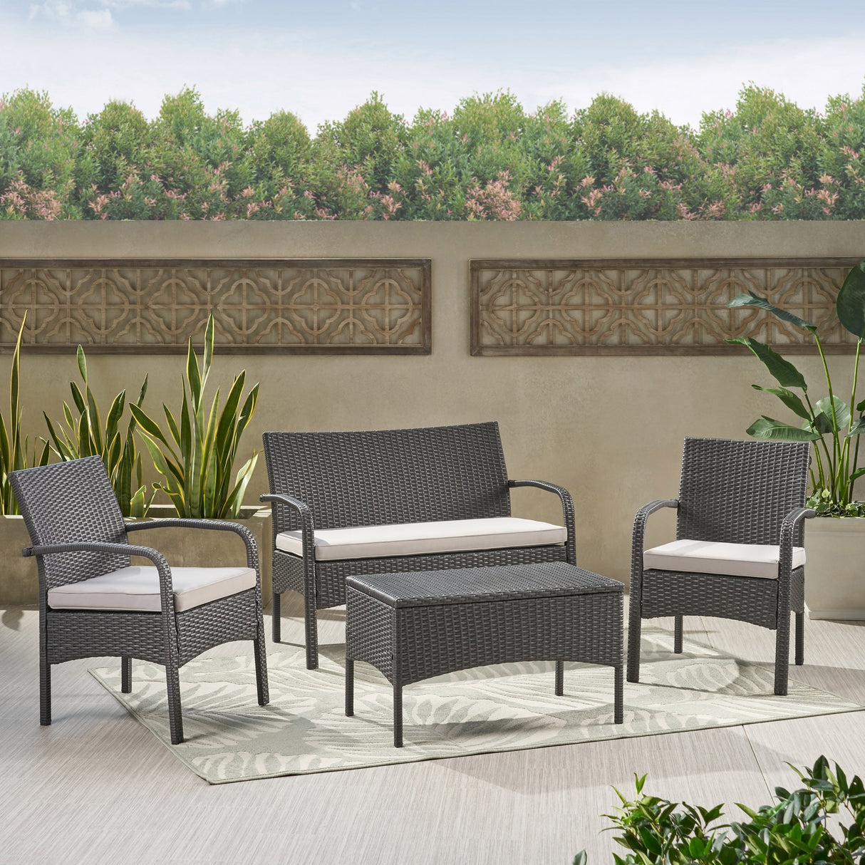 Cordoba Outdoor Wicker 4-piece Conversation Set with Cushions by Christopher Knight Home
