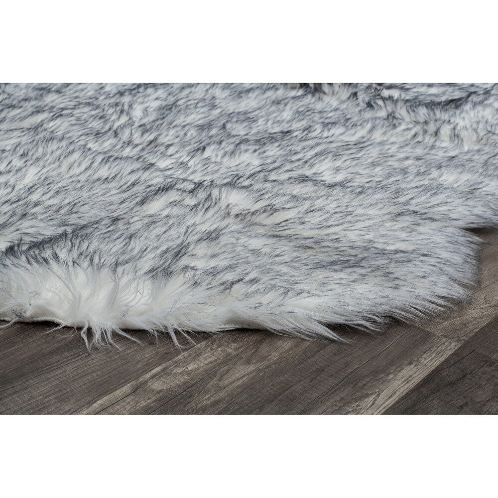 CosmoLiving Riche Collection Silver Argento rug