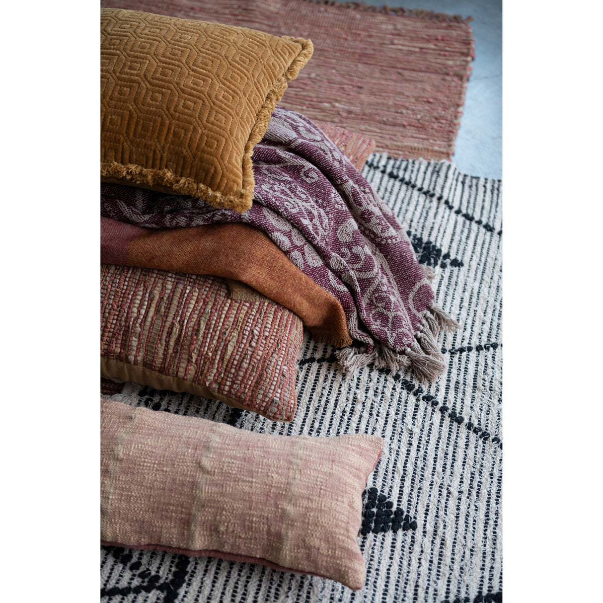 Cotton Throw Blanket with Paisley Pattern and Tassels