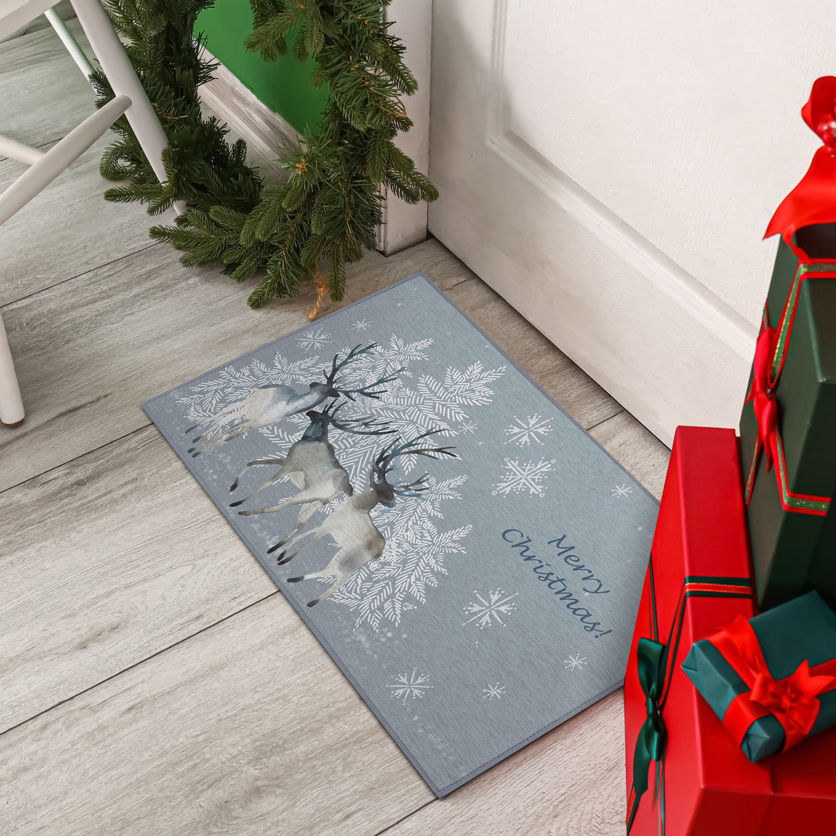 Indoor/ Outdoor Cozy Winter Gray Washable Reindeer Snowflakes Rug