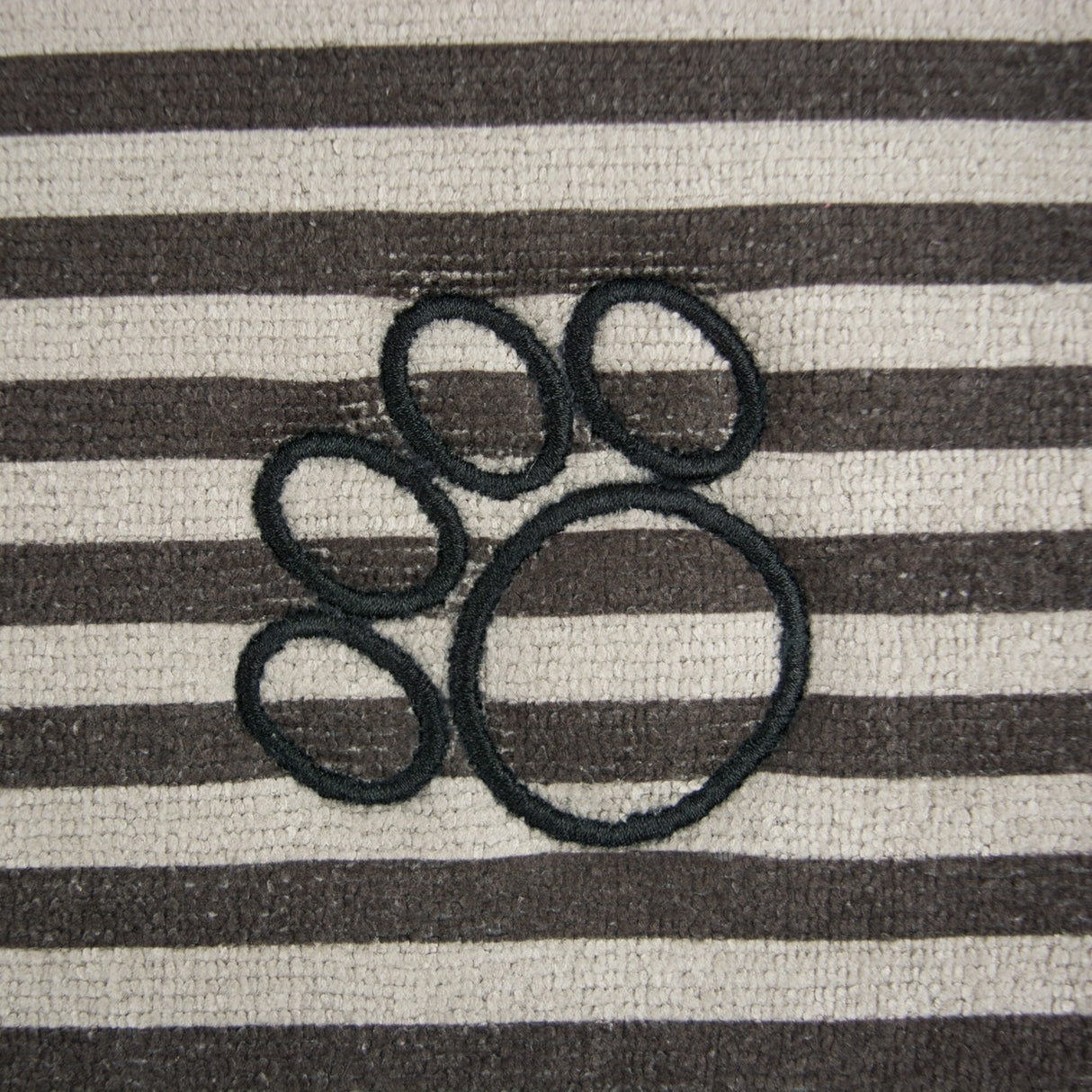 563202669