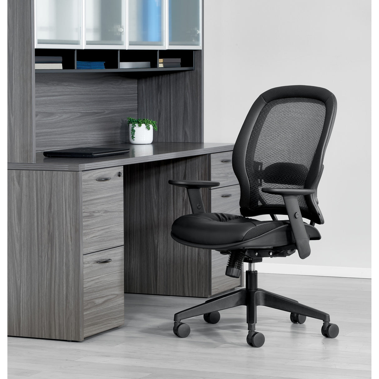 Dark Air Grid® Back Managers Chair