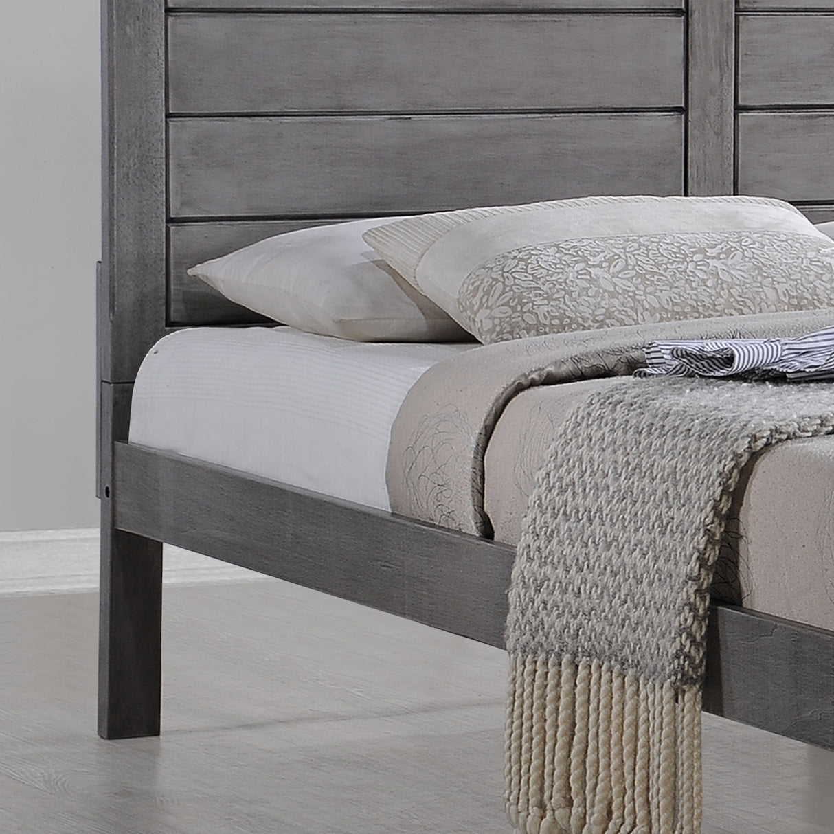 Darlin Rustic Queen-size Wood Platform Bed by Christopher Knight Home