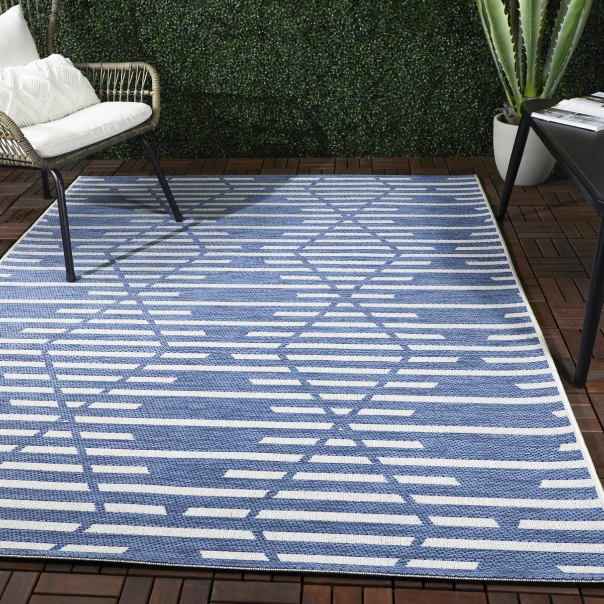 Degas Striped Trellis Indoor/Outdoor Area Rug