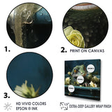 Designart "Bathroom Geckos Green Soak " Bathroom Wall Art
