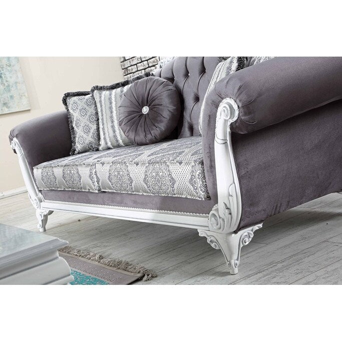 Pres Traditional Sofa