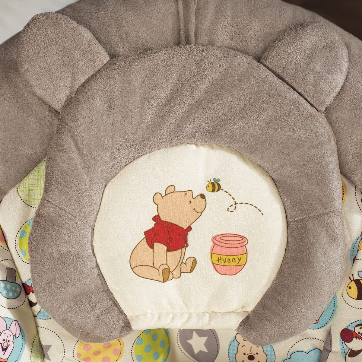 Disney Baby Winnie the Pooh Baby Bouncer Soothing Vibrations Deluxe Infant Seat - Faux Suede, Music, Removable -Toy Bar