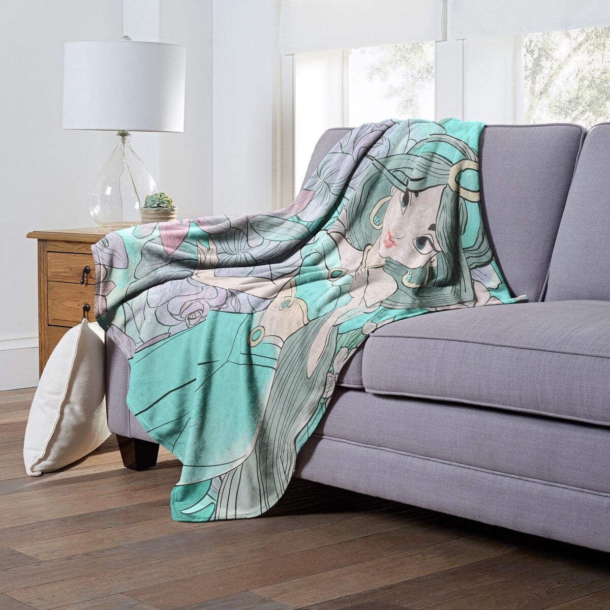 Disney Princesses Foral Fantasy Jasmine Silk Touch Throw Blanket