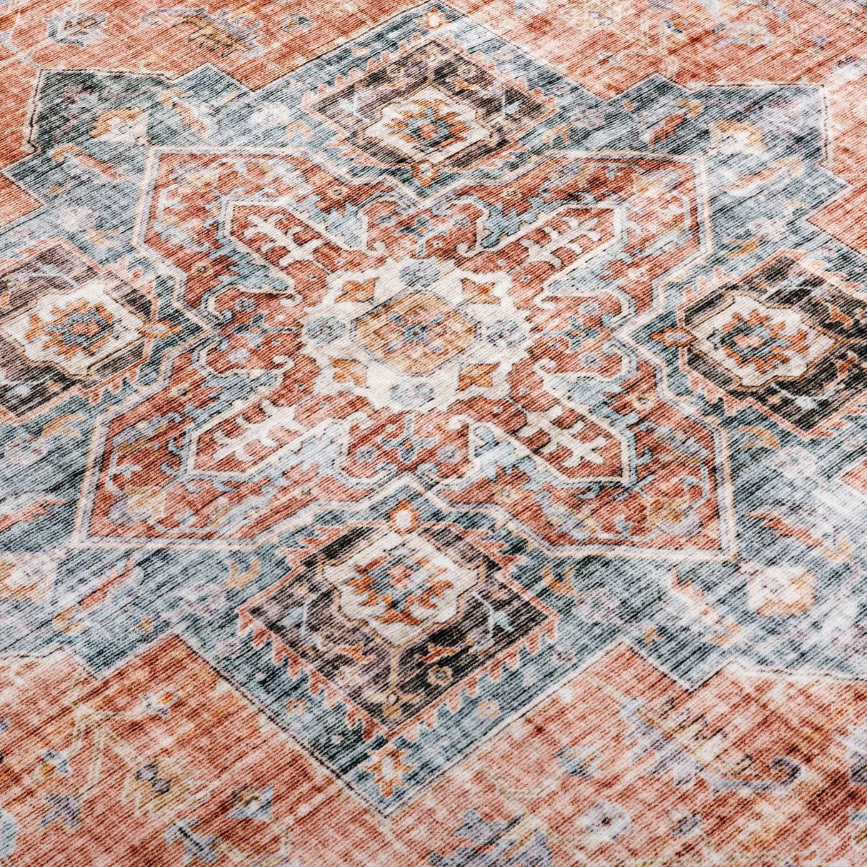 World Rug Gallery Distressed Traditional Machine Washable Area Rug