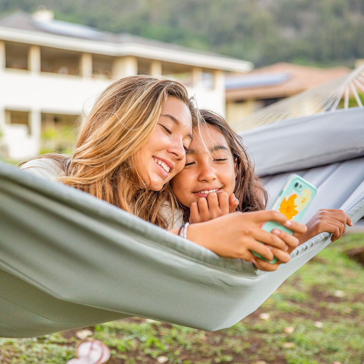 Double Hammock Quilted Fabric Swing with Spreader Bars and Detachable Pillow, 450 LBS Weight Capacity - 122 x 55 x 1 inches