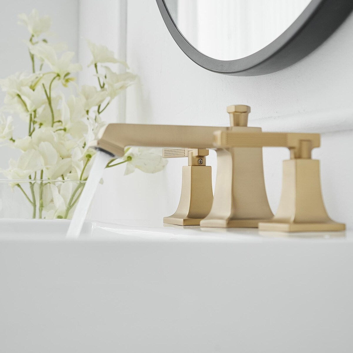 Double-handle Widespread Bathroom Faucet