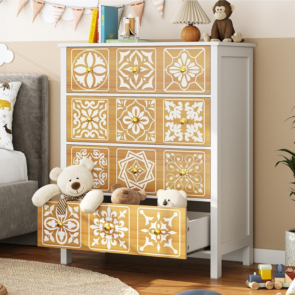 Dresser for Bedroom with 4 Drawers Charging Station