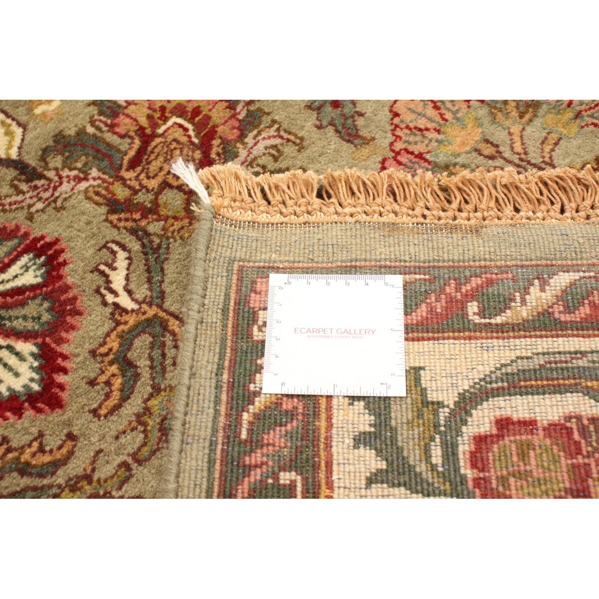 Hand-knotted Essex Green Wool Rug - 6'1" x 8'10"/6'1 x 8'10