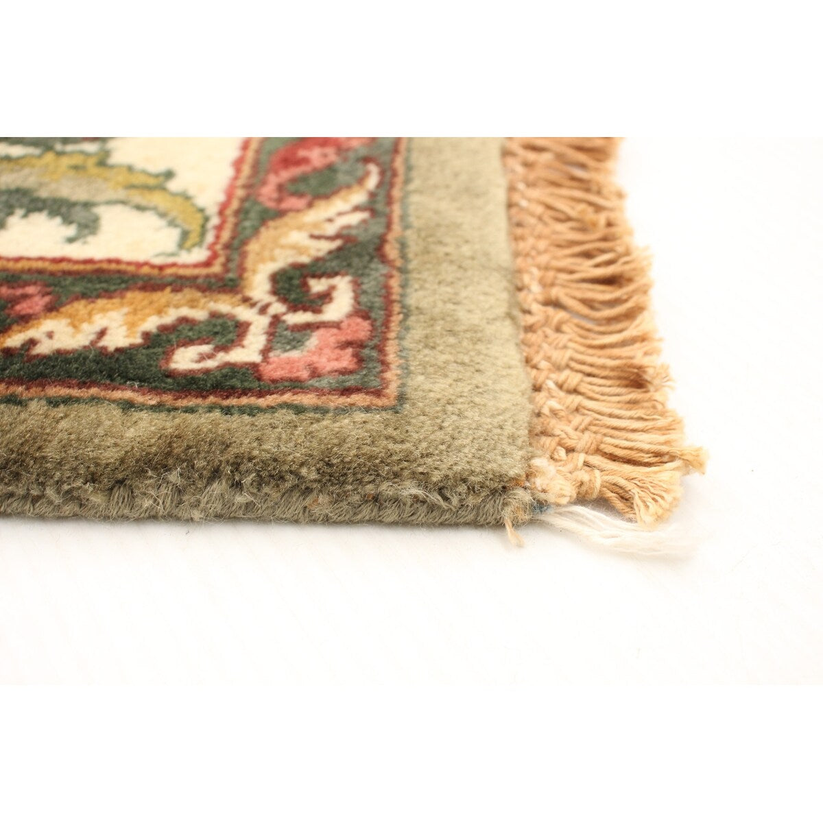 Hand-knotted Essex Green Wool Rug - 6'1" x 8'10"/6'1 x 8'10