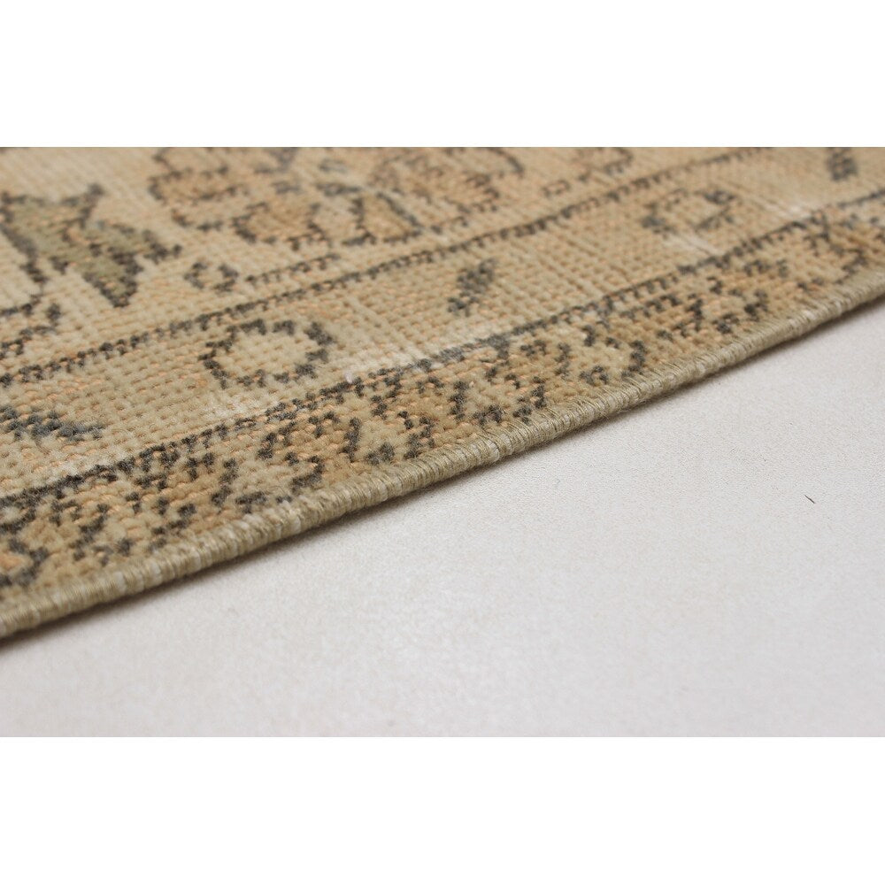 ECARPETGALLERY Hand-knotted Melis Vintage Beige Wool Rug - 6'5 x 10'1