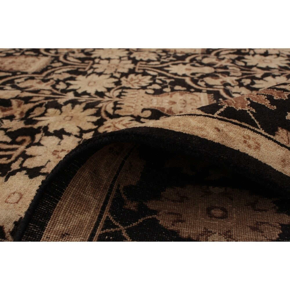 Hand-knotted Peshawar Oushak Black Wool Rug - 6'1" x 8'9"/6'1 x 8'9