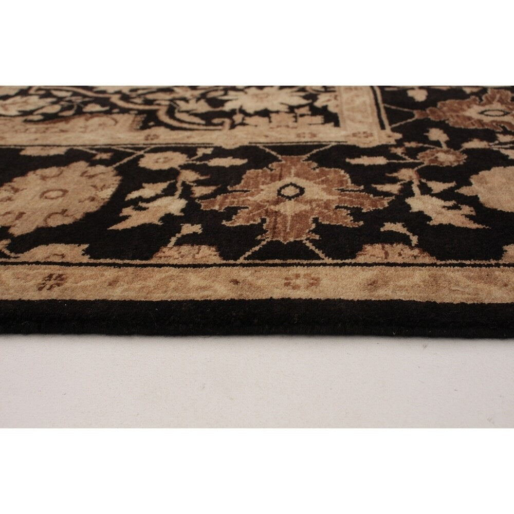 Hand-knotted Peshawar Oushak Black Wool Rug - 6'1" x 8'9"/6'1 x 8'9