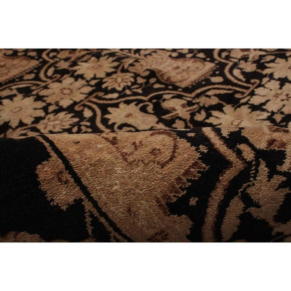 Hand-knotted Peshawar Oushak Black Wool Rug - 6'1" x 8'9"/6'1 x 8'9