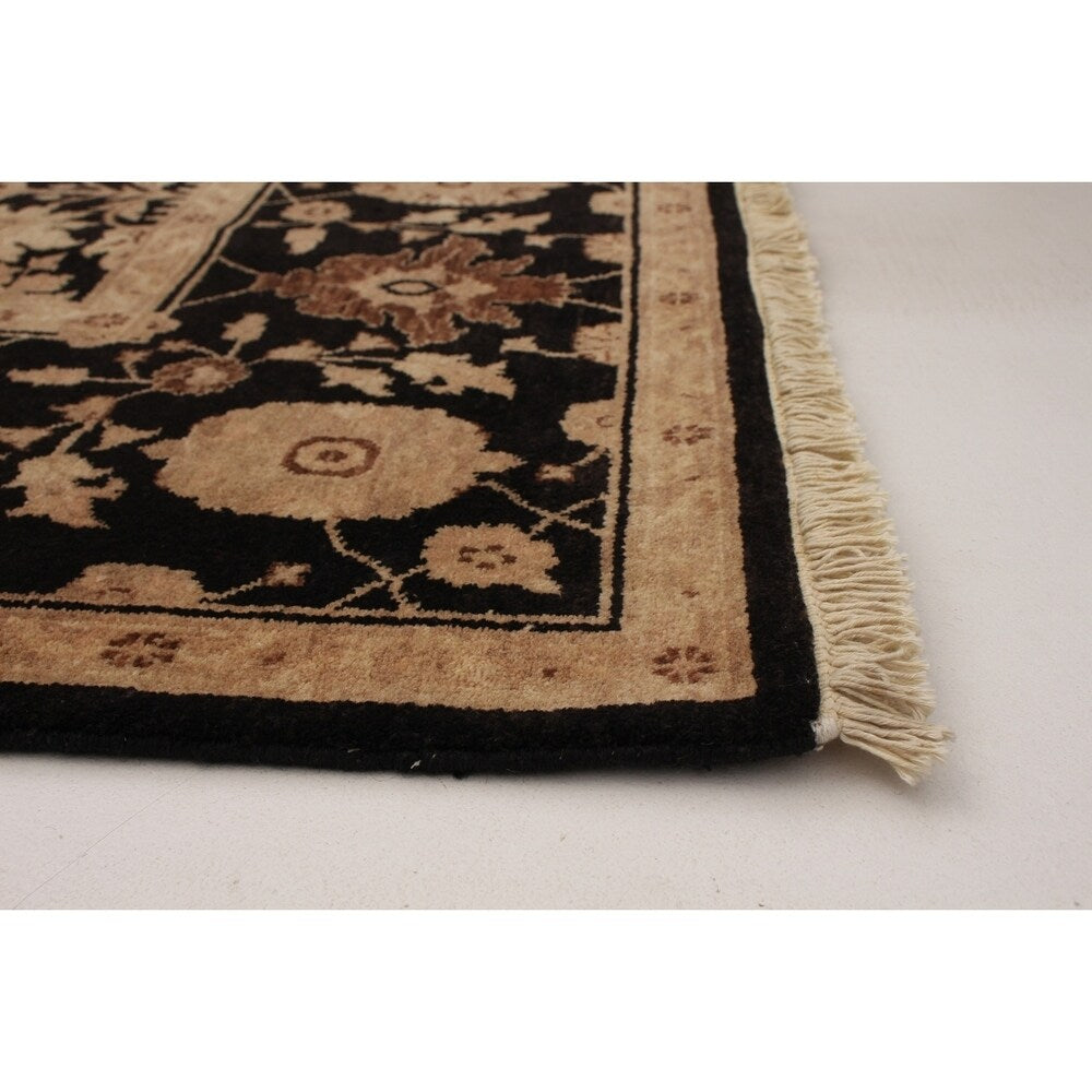 Hand-knotted Peshawar Oushak Black Wool Rug - 6'1" x 8'9"/6'1 x 8'9